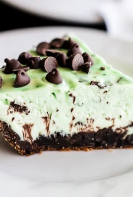 Frozen Mint Chocolate Chip Pie